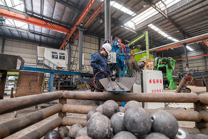 襄阳网架配件-螺栓球加工车间